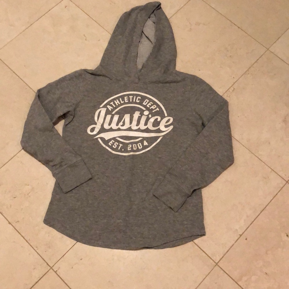 Comfy hooded gray and white top